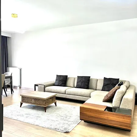 Apartment Family Luxury 3 Bedroom 1 Saloon *