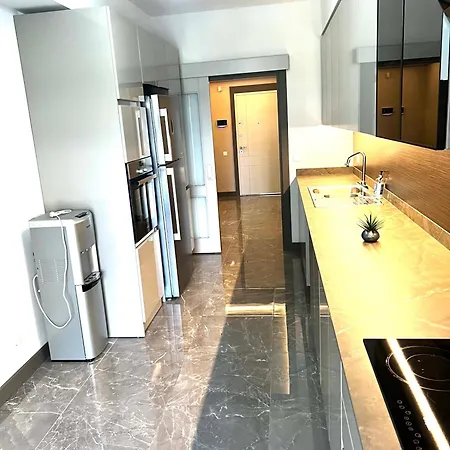 Family Luxury 3 Bedroom 1 Saloon